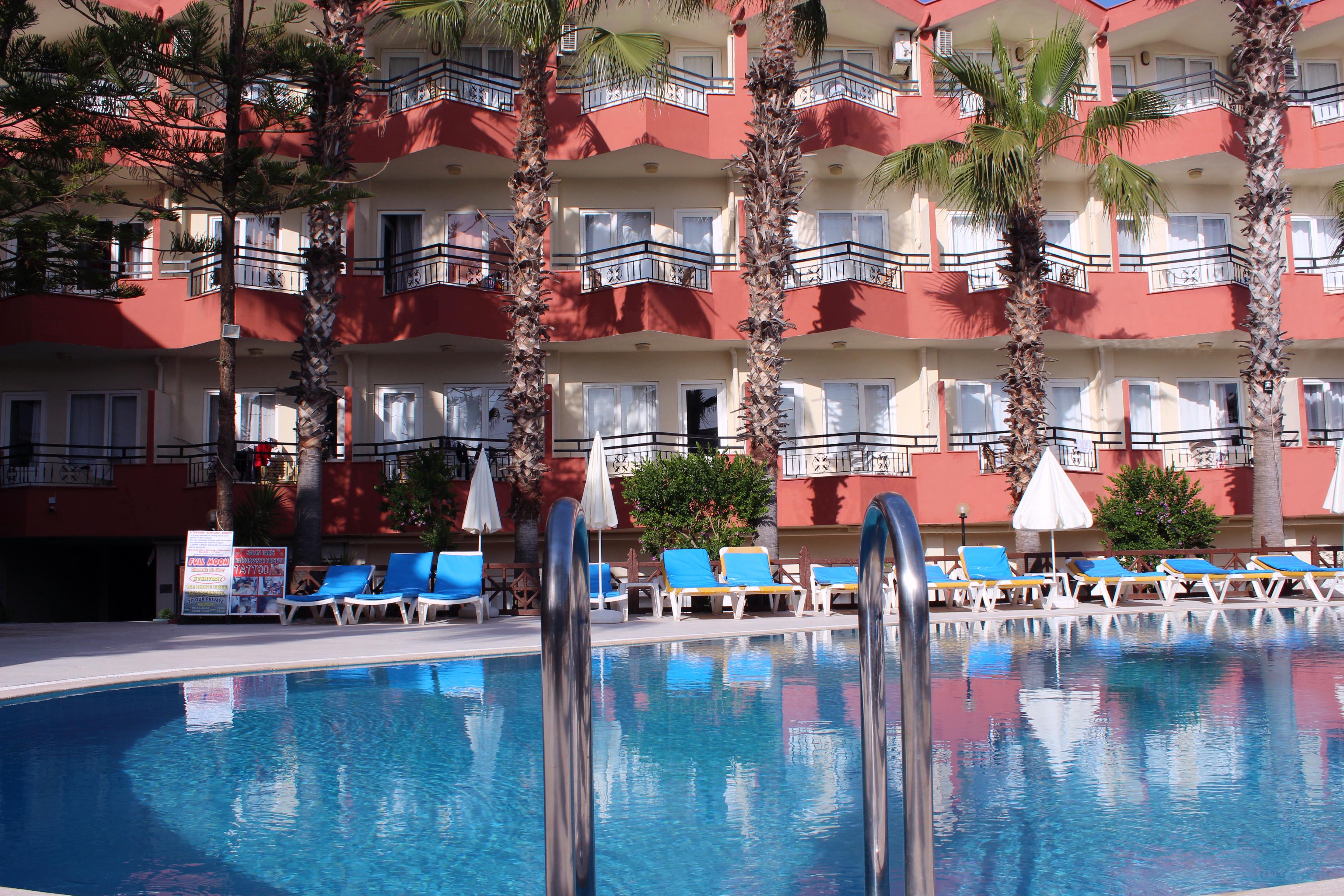 Semoris Hotel Side Exterior foto